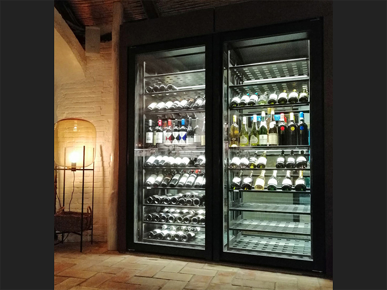 refrigerated-wine-cellars-cabinets-porto-cervo-01